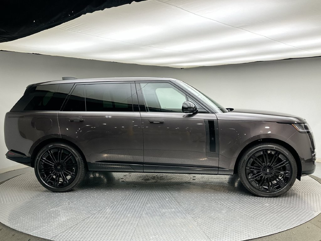 New 2027 Charente Grey Prem Met Land Rover SE image 4