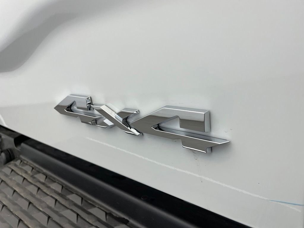 New 2026 Bright White Clear-Coat Exterior Paint RAM Laramie image 5