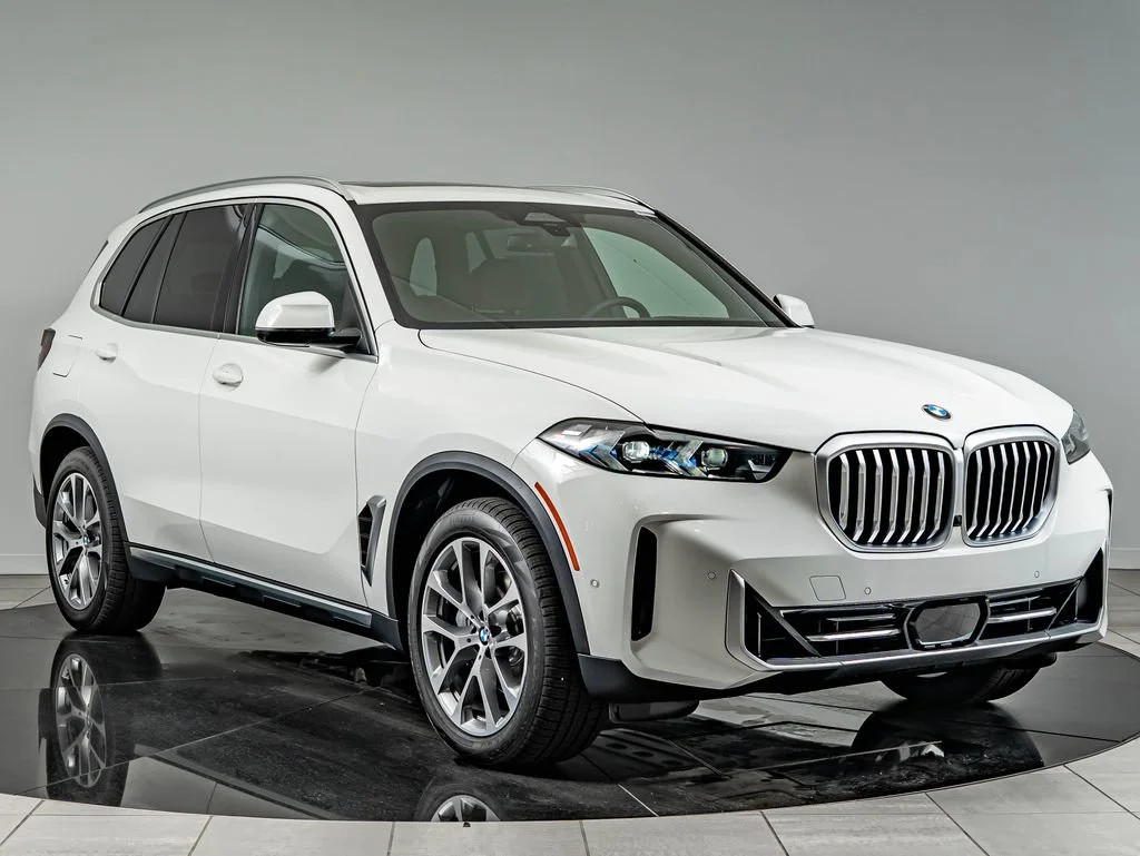 New 2026 Alpine White BMW xDrive40i image 3