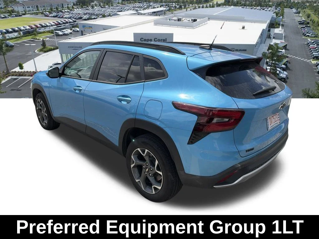 Used 2025 Blue Chevrolet LT image 3