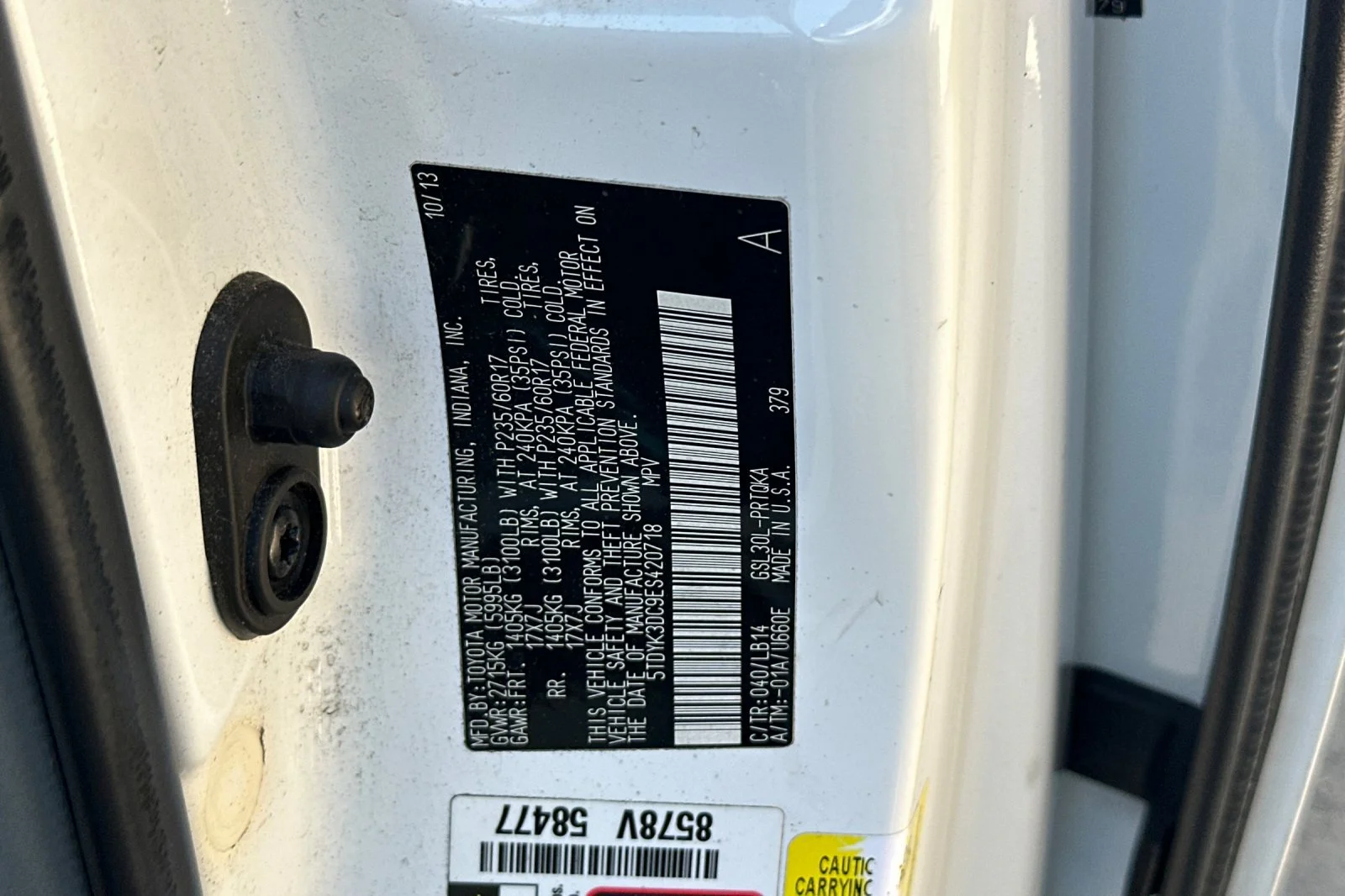 Used 2014 Super White Toyota XLE image 29