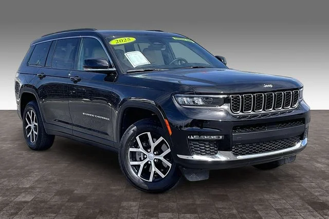 Used 2025 Black Jeep Limited image 11