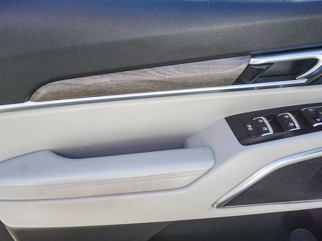 Used 2021 White Kia SX image 18