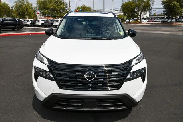 New 2026 Everest White Pearl TriCoat Nissan Dark Armor image 10