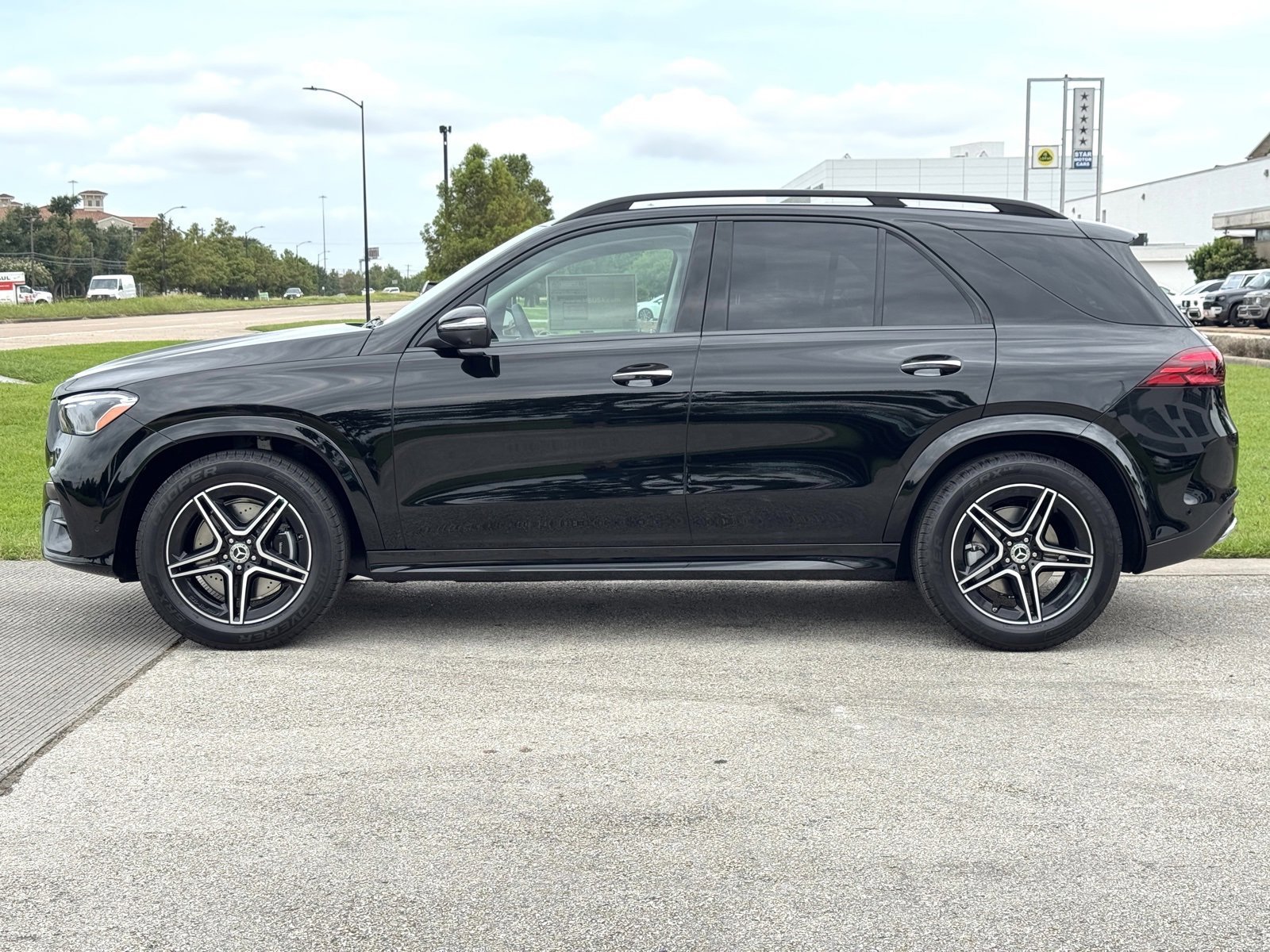 New 2025 Black Mercedes-Benz GLE 350 image 29