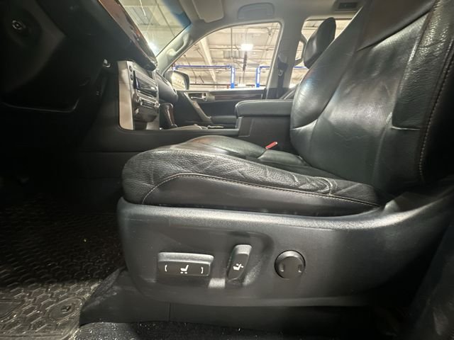 Used 2016 Gray Pearl Lexus 460 image 18