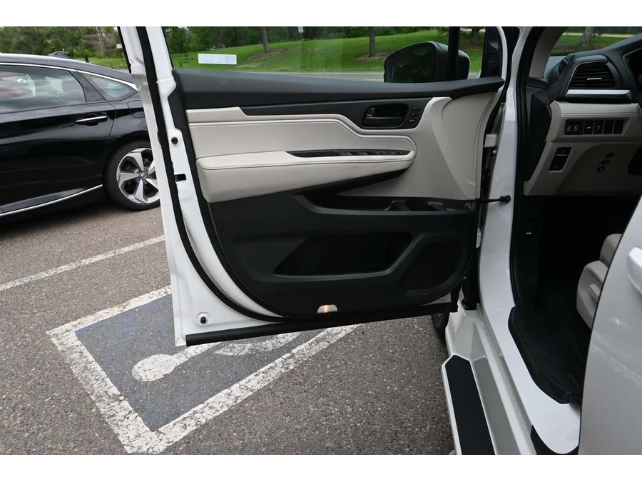 2025 Honda Odyssey EX-L - Photo 30