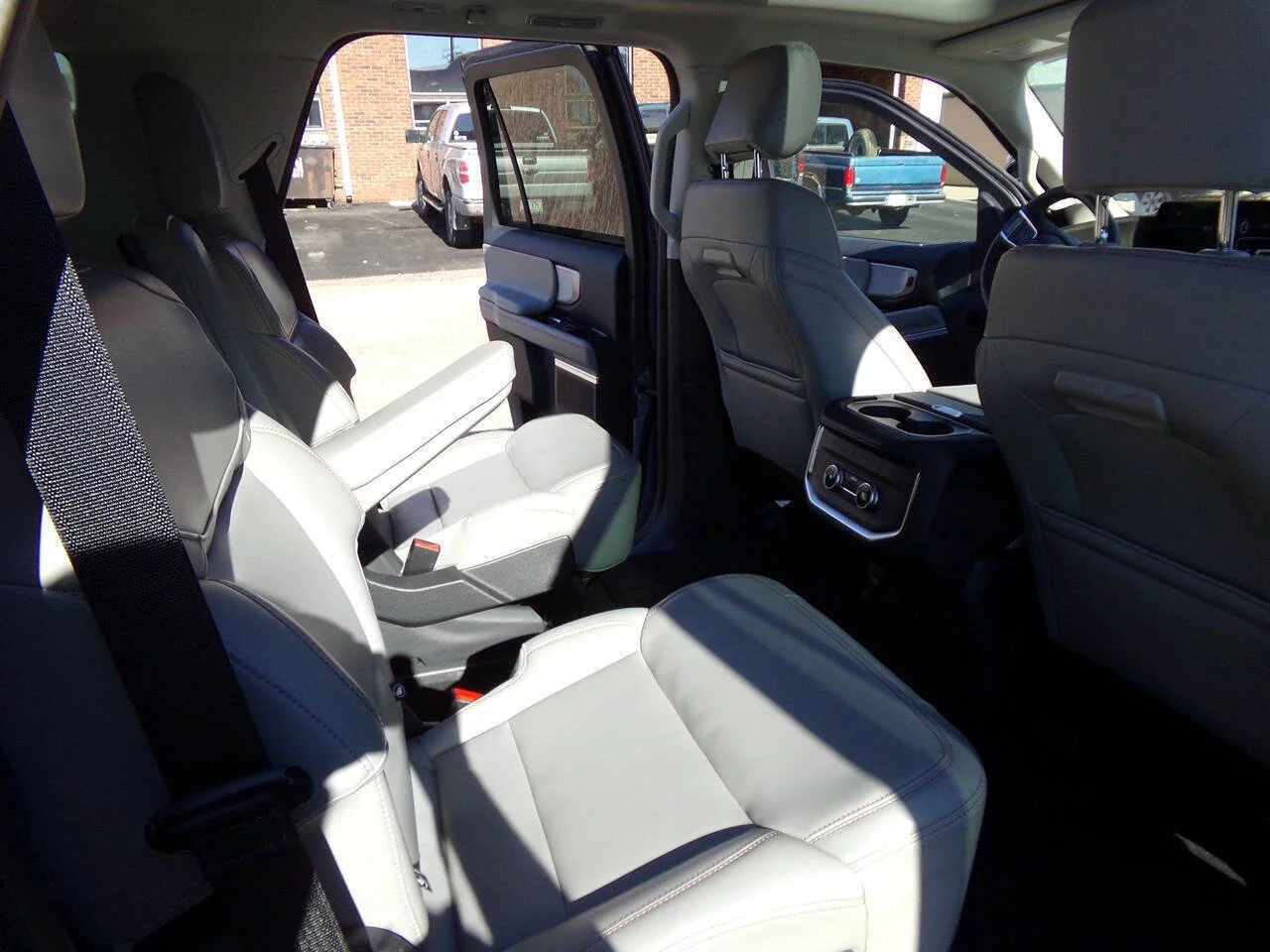Used 2025 Gray Ford Active 4x4 4dr SUV image 6