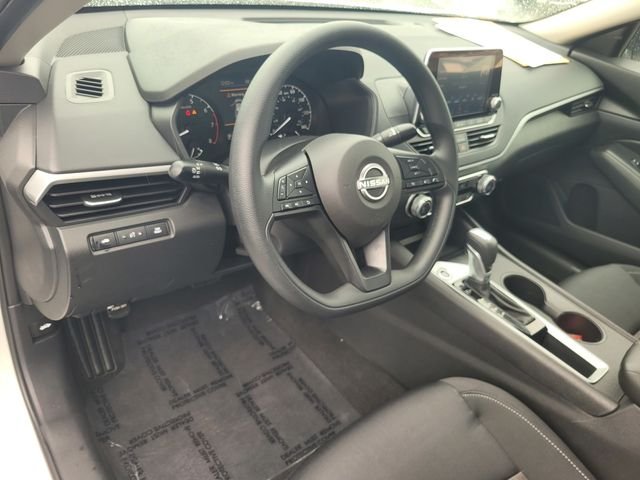 Used 2025 White Nissan 2.5 S image 12