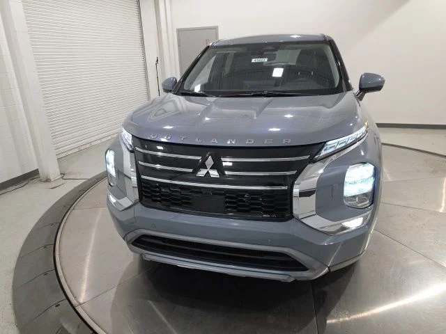 New 2026 Moonstone Gray Metallic Mitsubishi SE S-AWC image 2