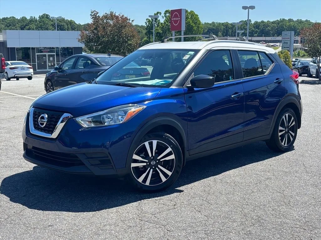 Used 2019 Blue Nissan SV image 2