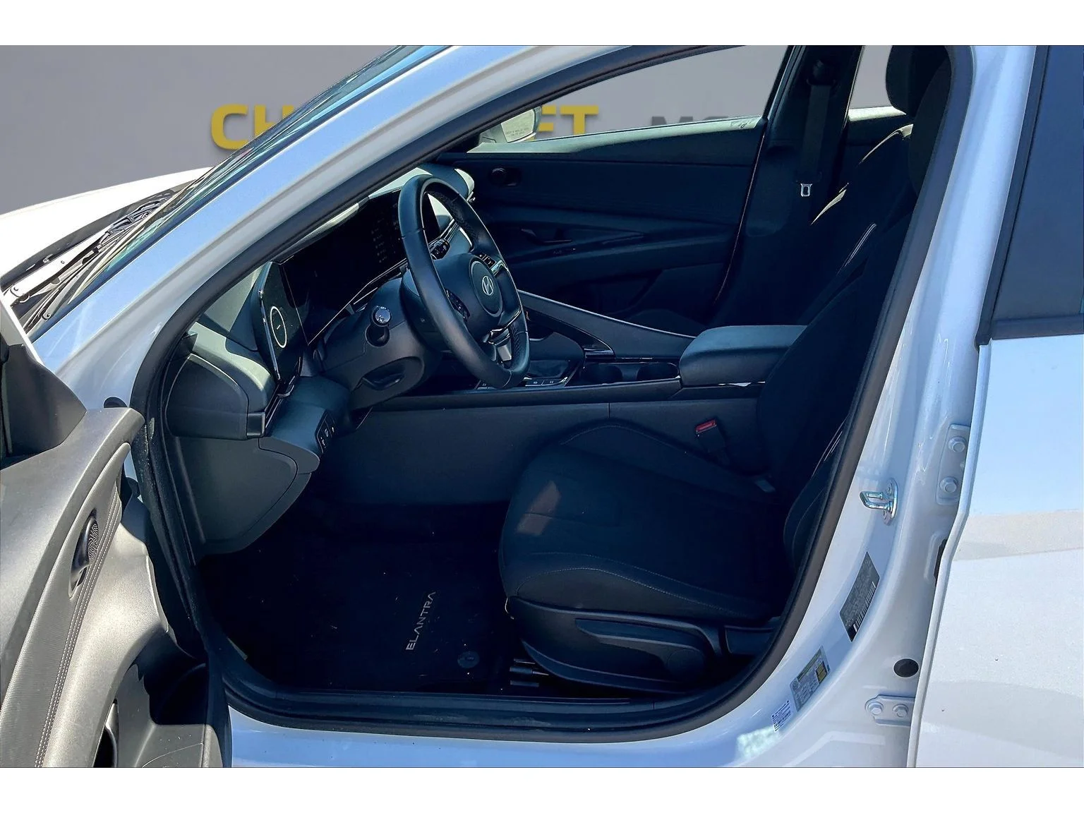 Used 2025  Hyundai SEL Sport image 11