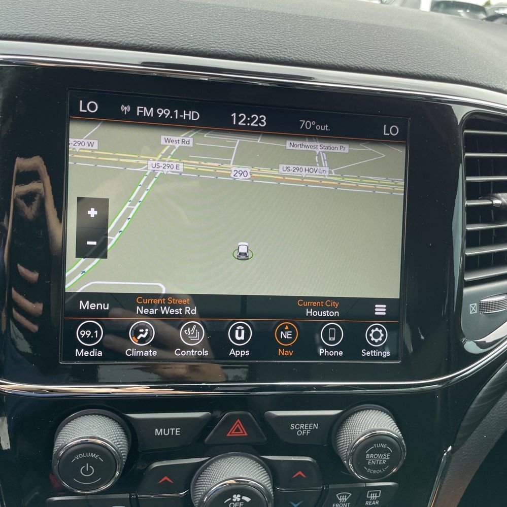 Used 2021 Black Jeep Laredo X image 11