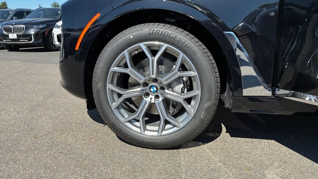 New 2027 Black Sapphire Metallic BMW xDrive40i image 6