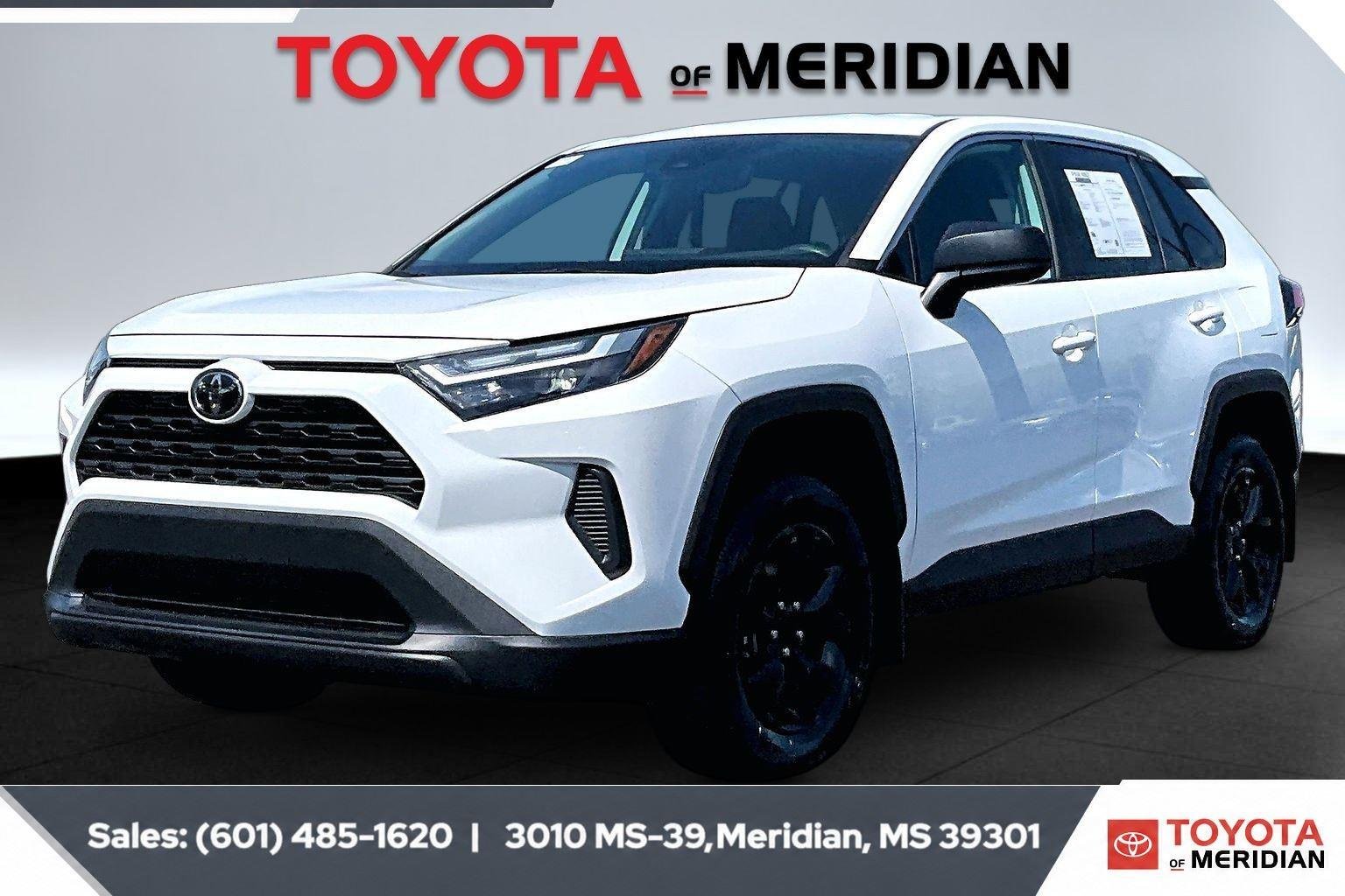 Used 2024 Ice Cap Toyota LE image 10