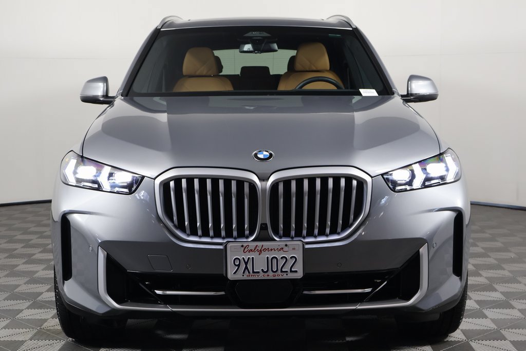 Certified Used 2026 Skyscraper Grey Metallic BMW sDrive40i image 2