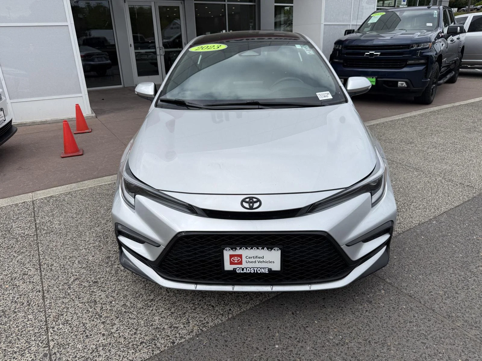 Used 2023 Classic Silver Metallic/Midnight Black Metallic Toyota SE image 9