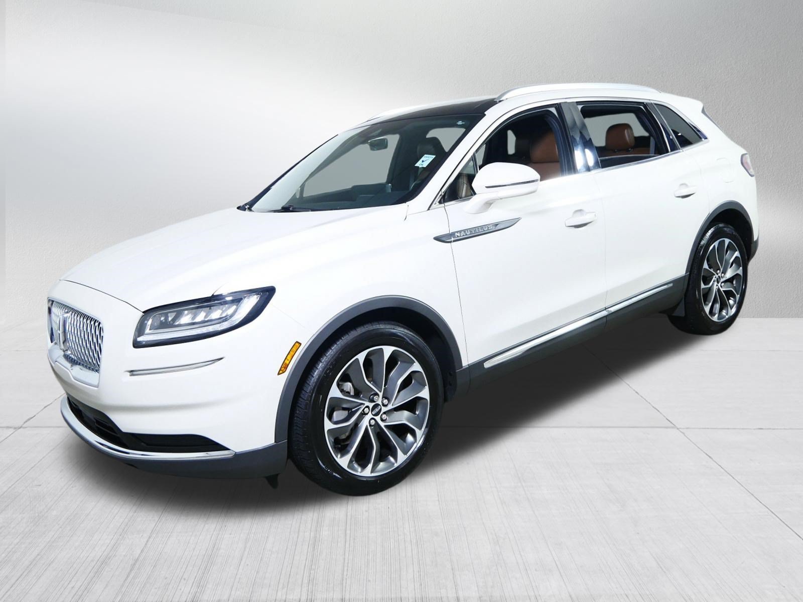 Used 2022 Ceramic Pearl Metallic Tinted Clearcoat Lincoln Reserve image 3