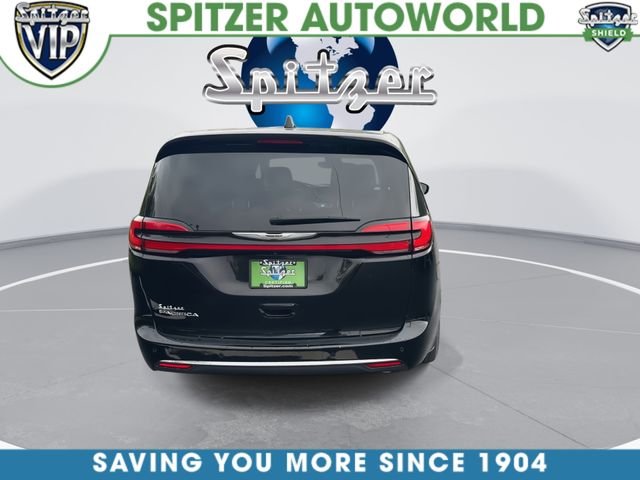 Used 2024 Black Chrysler Touring L image 8