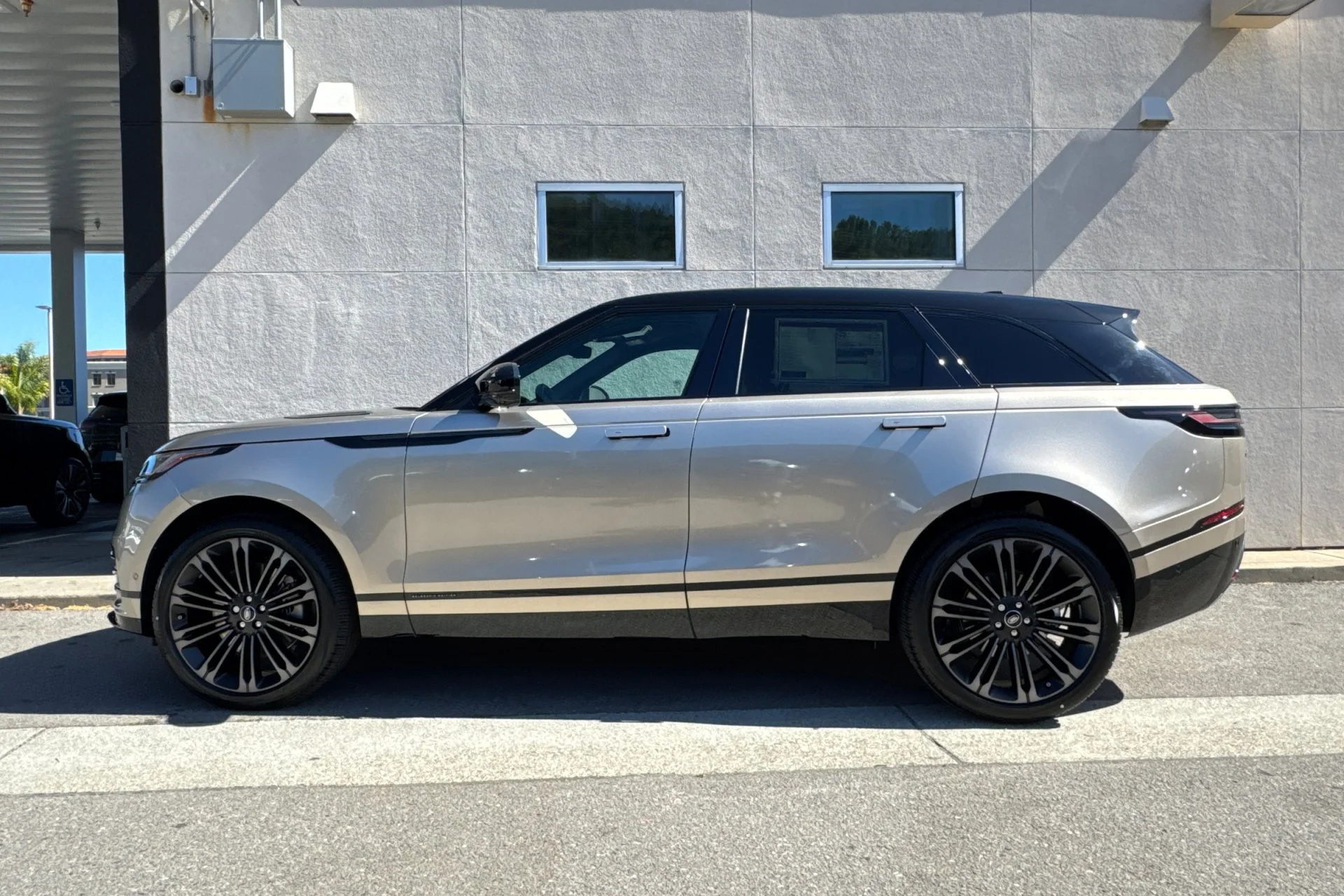 New 2026 BATUMI GOLD Land Rover Belgravia Edition image 5