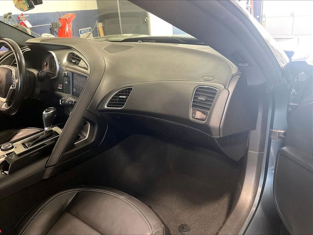 Used 2019 Gray Chevrolet Stingray image 13