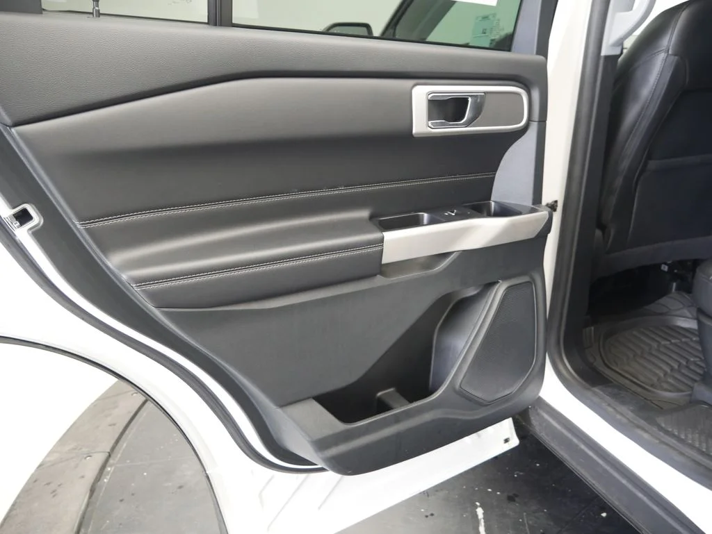 Used 2021 White Metallic Ford XLT image 18