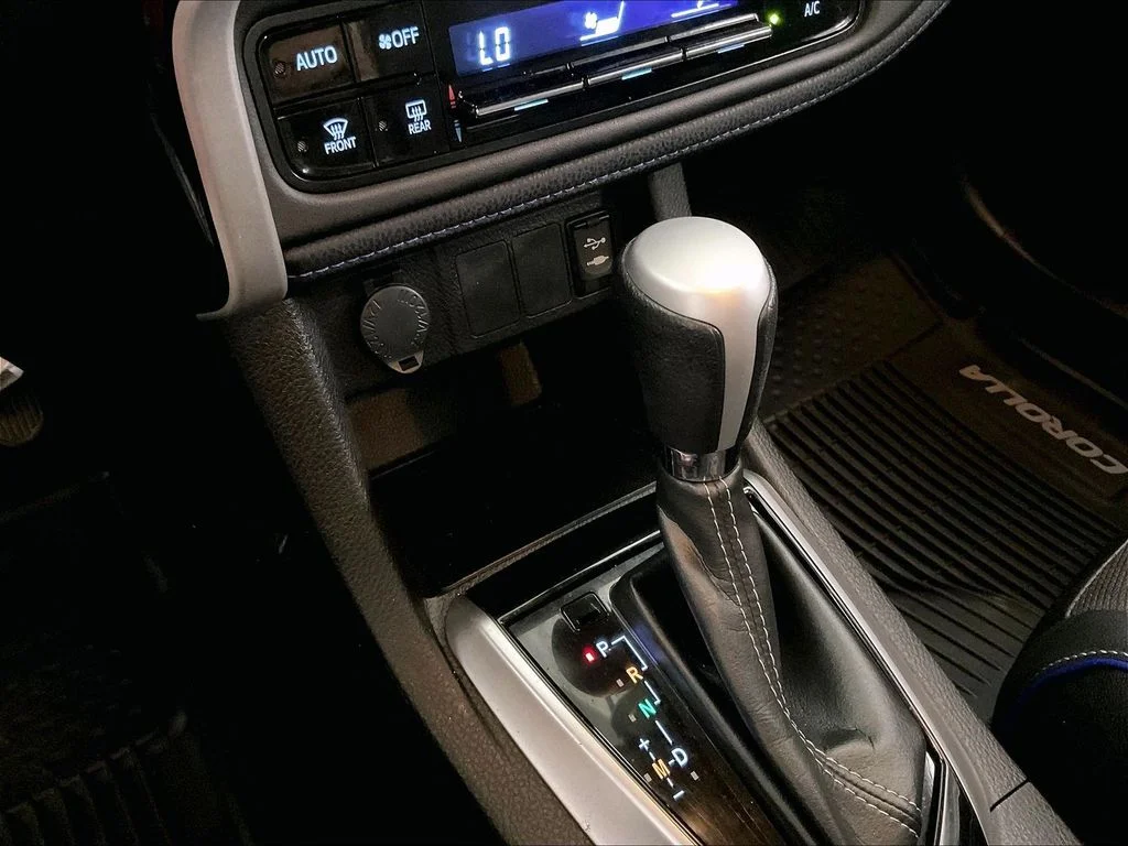Used 2019 White Toyota SE image 36