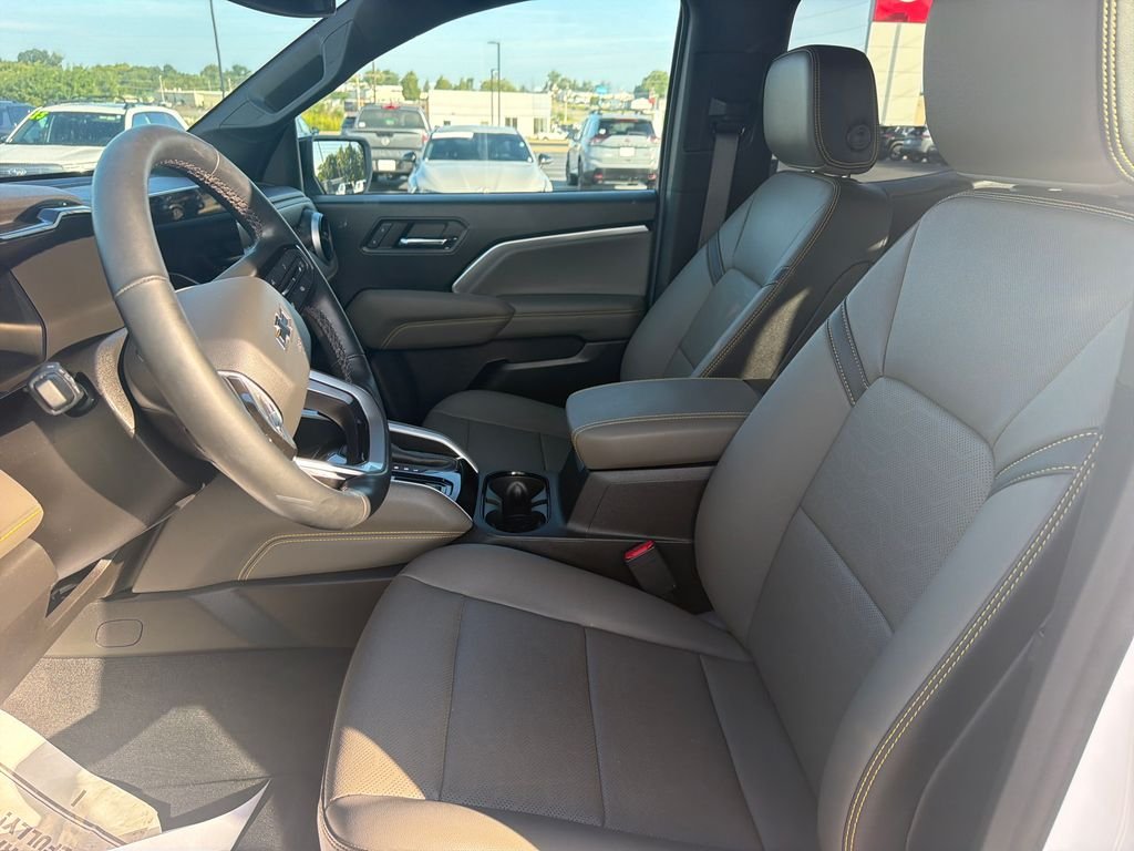 Used 2024 White Chevrolet ZR2 image 13