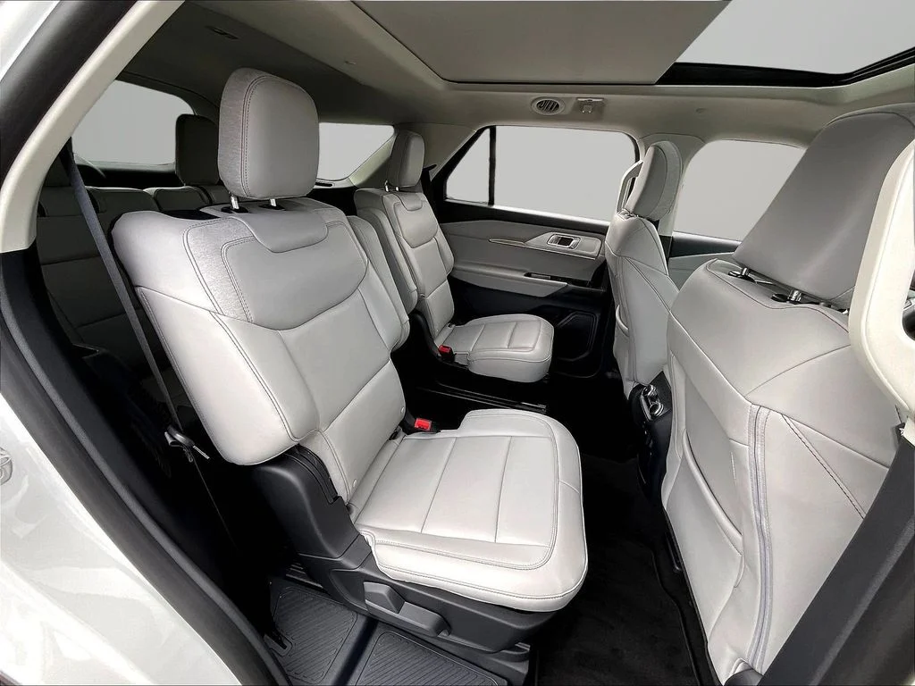 New 2026 Star White Metallic Tri-Coat Ford Active image 10