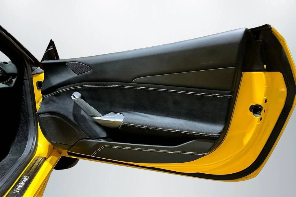 Used 2018 Giallo Modena Ferrari  image 22