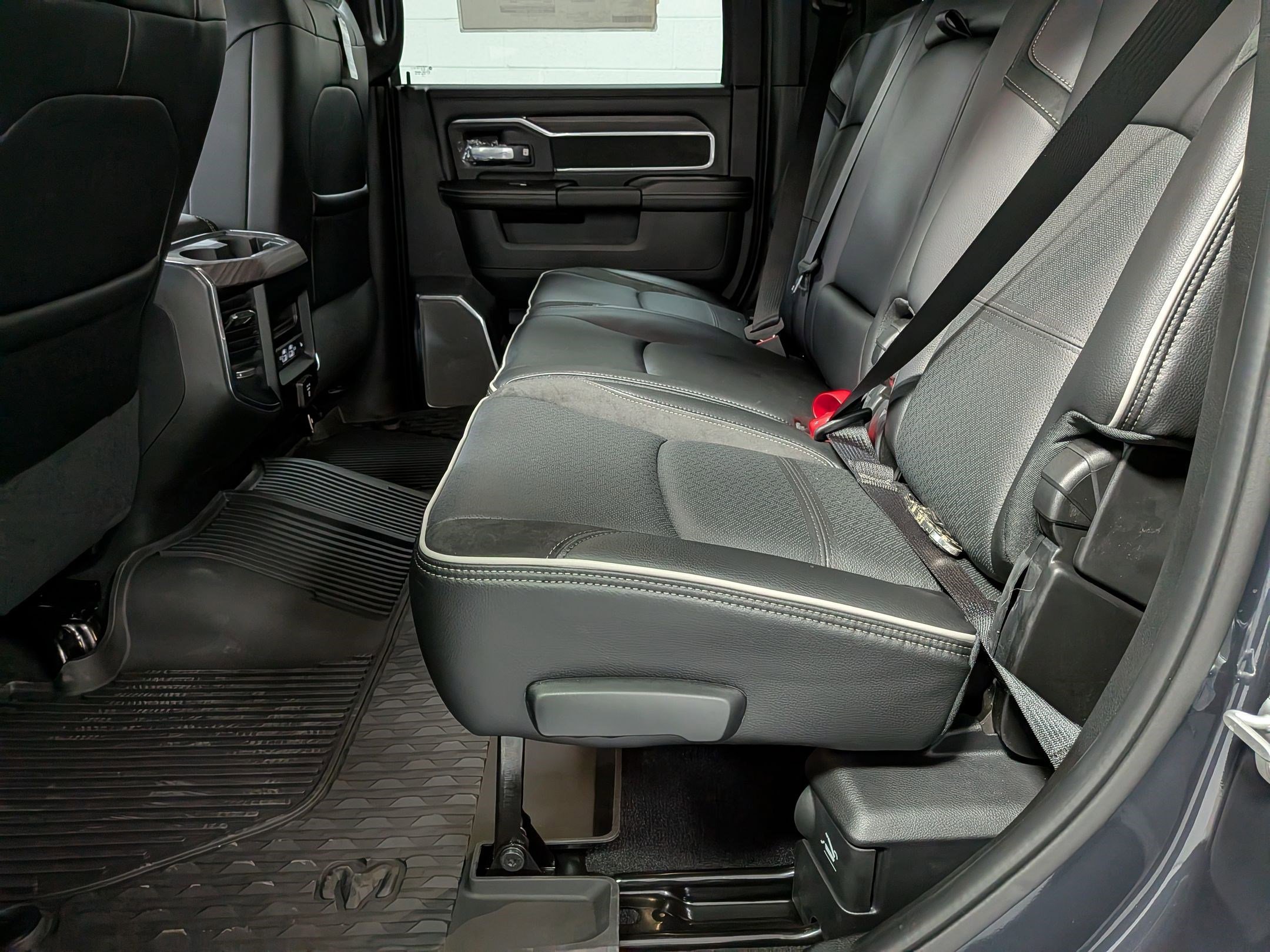 2025 RAM 2500 Laramie - Photo 18