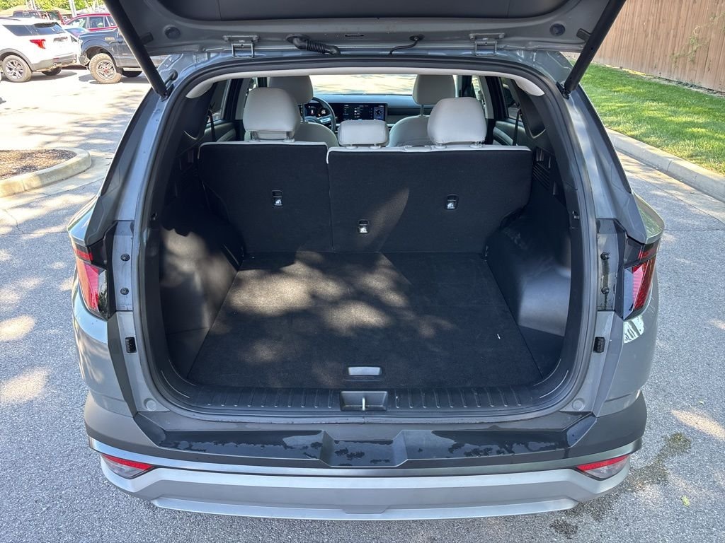 Used 2025 Gray Hyundai SEL image 33