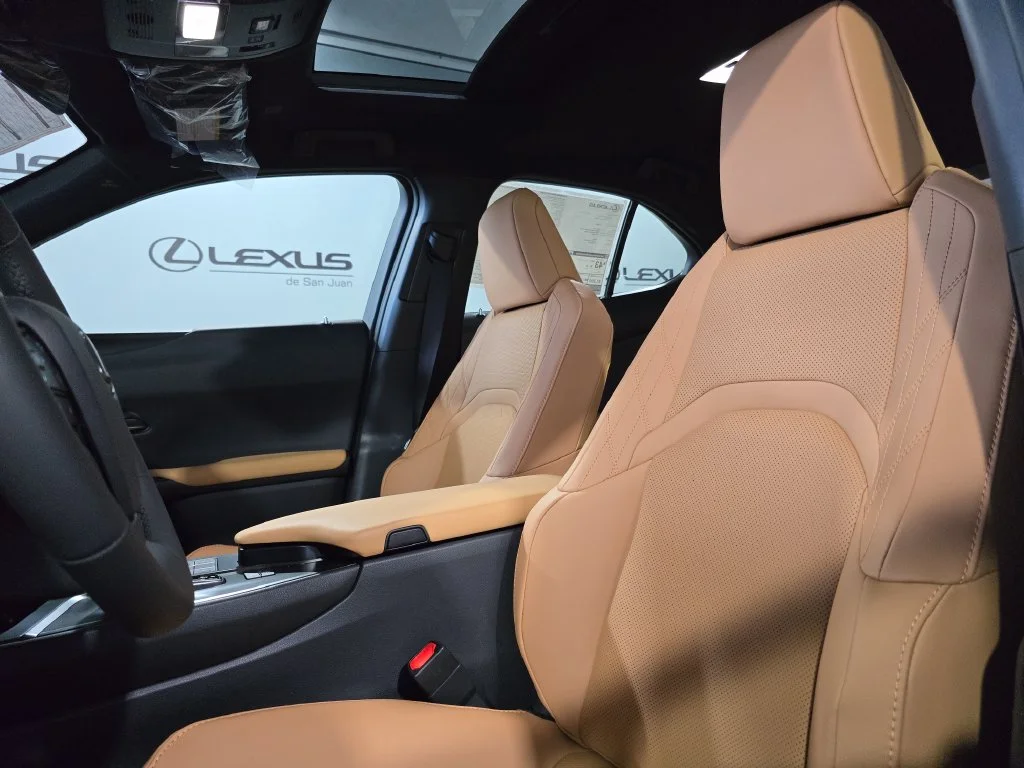 Used 2025 White Lexus 300h Premium image 15