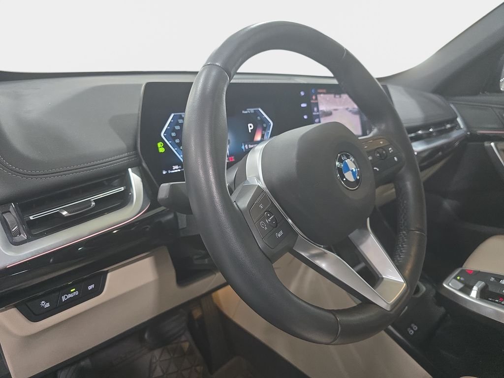 Certified Used 2025 San Remo Green Metallic BMW xDrive28i image 21