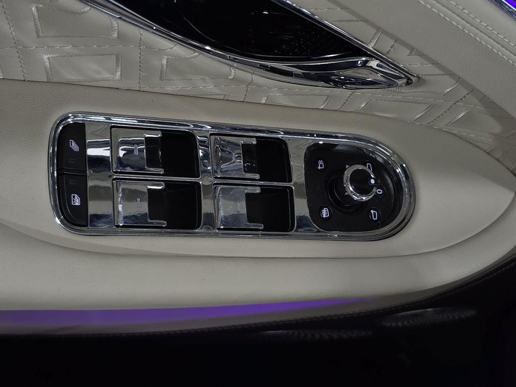 Used 2023  Bentley Speed image 21