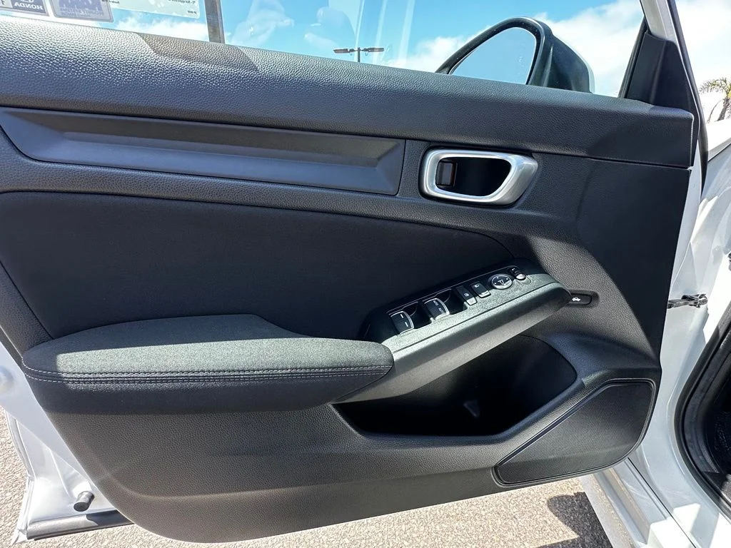 Used 2024  Honda LX image 22