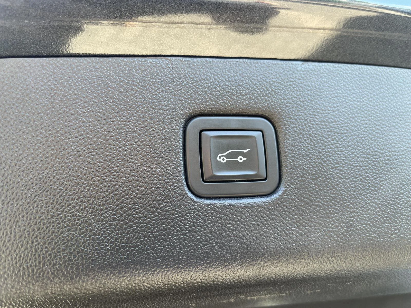 Used 2019 NIGHTFALL GRAY METALLIC Chevrolet RS image 40