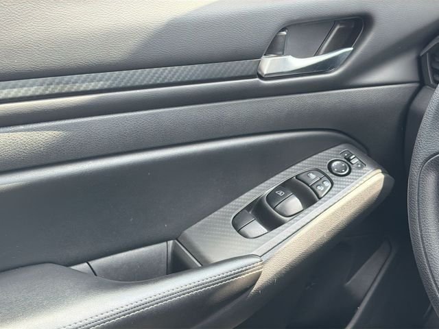2024 Nissan Altima SV - Photo 17
