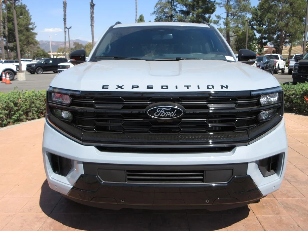 New 2026 Glacier Gray Metallic Tri-Coat Ford Platinum image 8