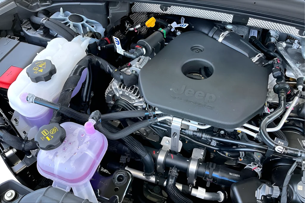 New 2026 Bright White Clearcoat Jeep Altitude image 20
