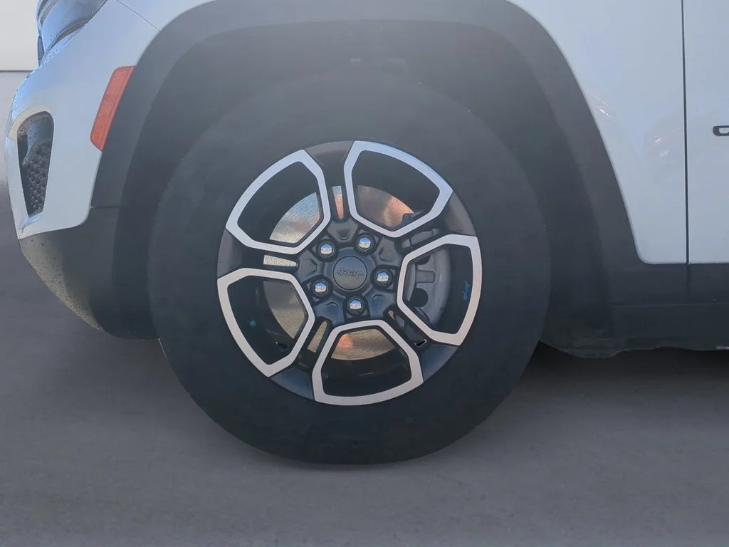 Used 2022 White Jeep Trailhawk 4xe image 11