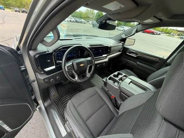 2023 Chevrolet Silverado 1500 LT - Photo 12