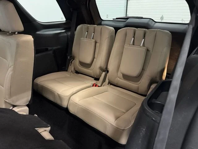 Used 2018 White Ford Limited image 34