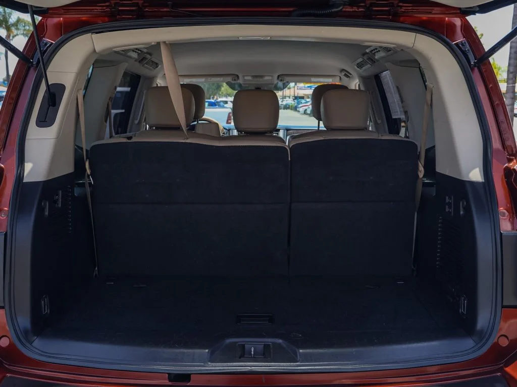 Used 2018 Brown Nissan SL image 14
