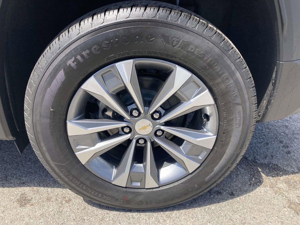New 2026 Summit White Chevrolet LT image 10