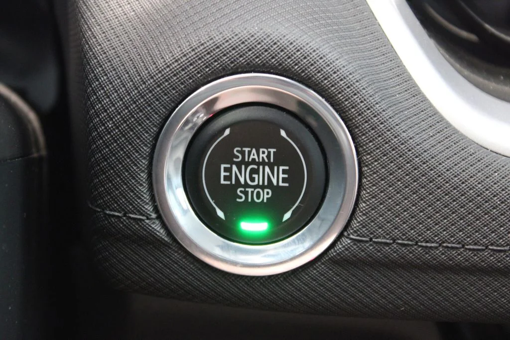 Used 2025 White Chevrolet LT image 23