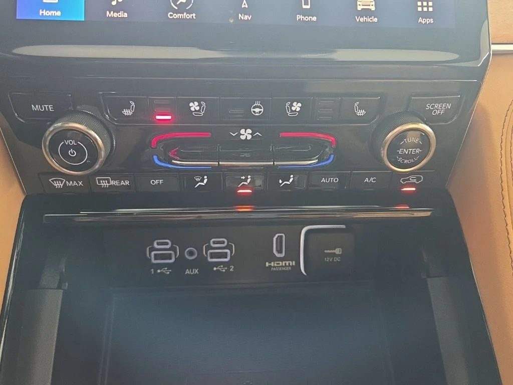 Used 2023 Black Jeep Summit image 36