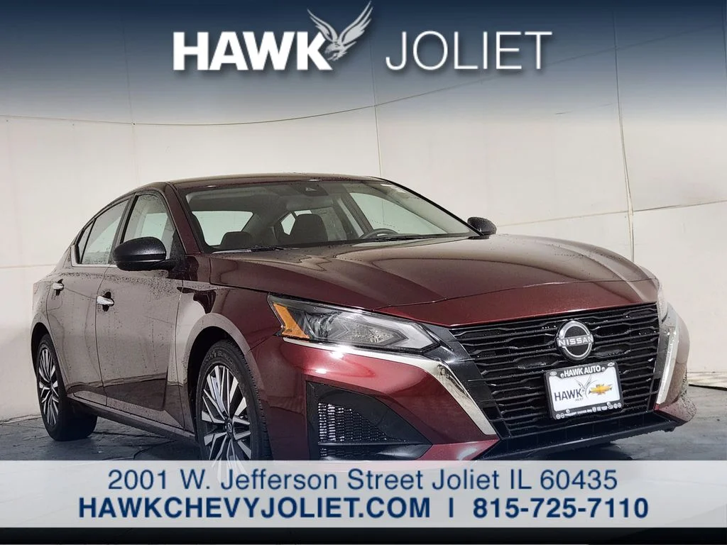 Used 2025 Red Nissan 2.5 SV image 1