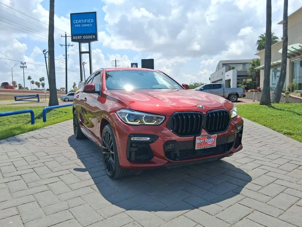 2021 BMW X6 sDrive40i's photo