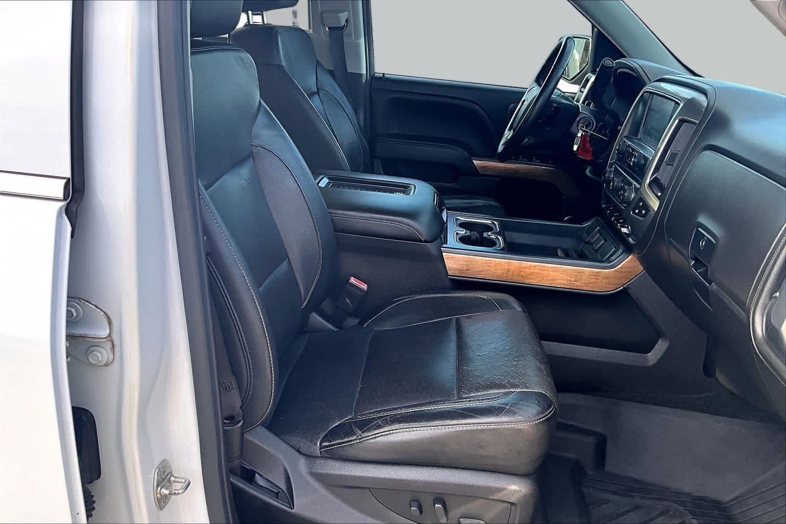 Used 2018 Summit White Chevrolet LTZ image 9